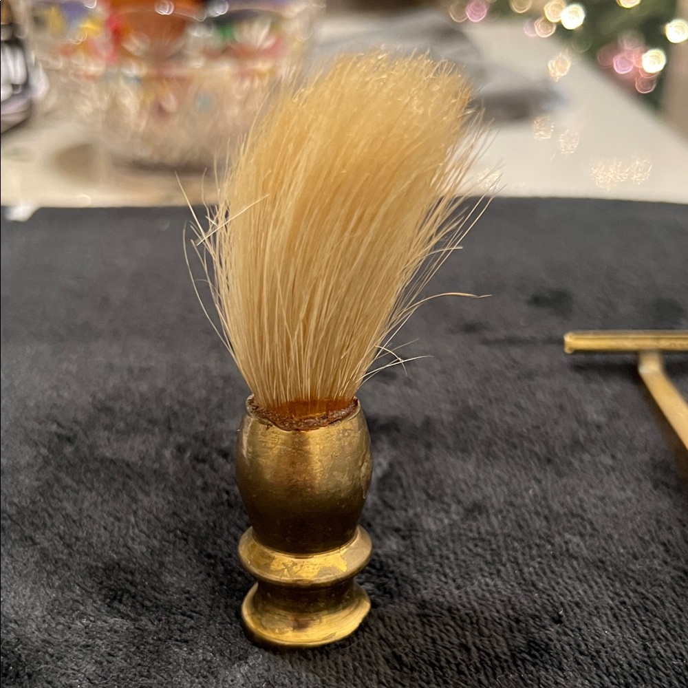 Vintage Gold Shaving Brush and Razor Set - Picture 3 of 5